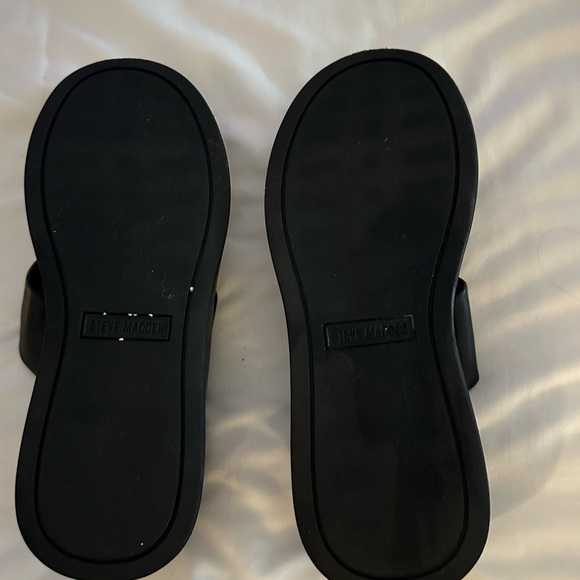 Steve Madden Black Knotted Slide Sandals - Picture 2 of 3